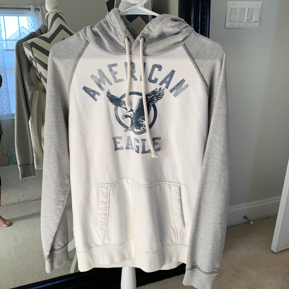 American Eagle Men’s size Small - like new 😻